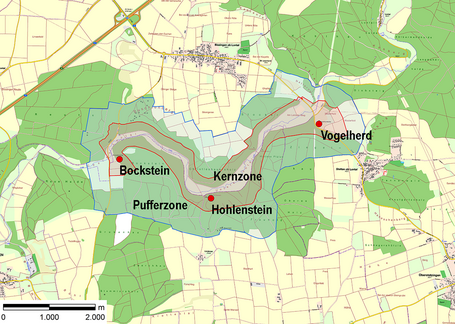 Kern- und Pufferzone (rot und blau) des Welterbegebietes im Lonetal mit den Höhlen im Bockstein, Hohlenstein und Vogelherd.